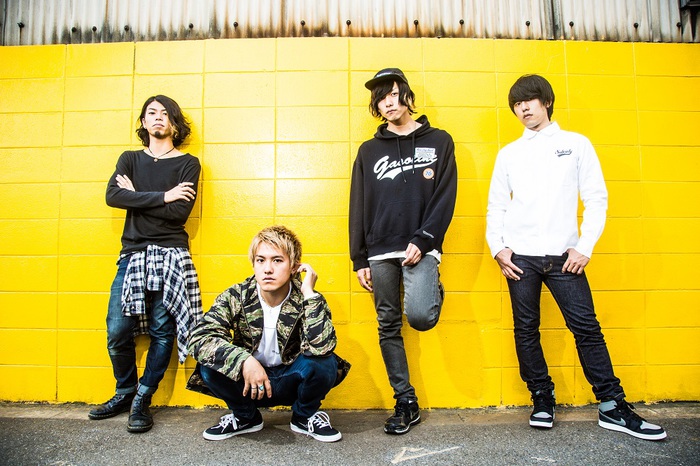 メンバー全員22歳の大阪発4人組ロック・バンド HEADLAMP、9/14にリリースする1st EPより無人島で撮影した表題曲「NEW ORDER」のMV公開