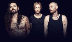 BIFFY CLYRO、最新アルバム『Ellipsis』より「Howl」のMV公開