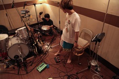 独自のトイ・ポップを鳴らす川越発の2人組 ドミコ、11月に1stフル・アルバムのリリース決定