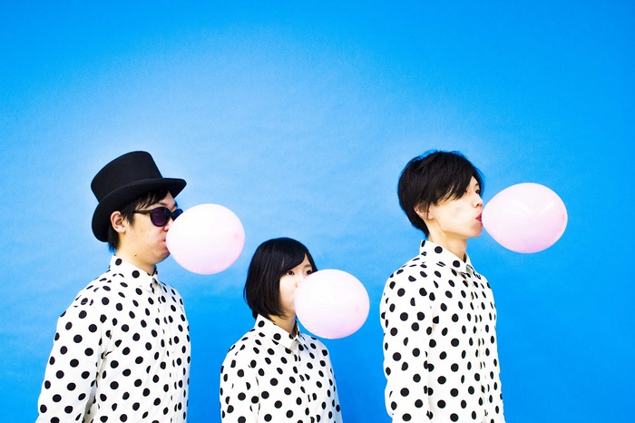 京都発の男女3人組エレポップ・バンド "カトキット"、8/30にニュー・シングル『怒鳴りつける命』をアプリにてデジタル・リリース決定。表題曲のトレーラーも公開