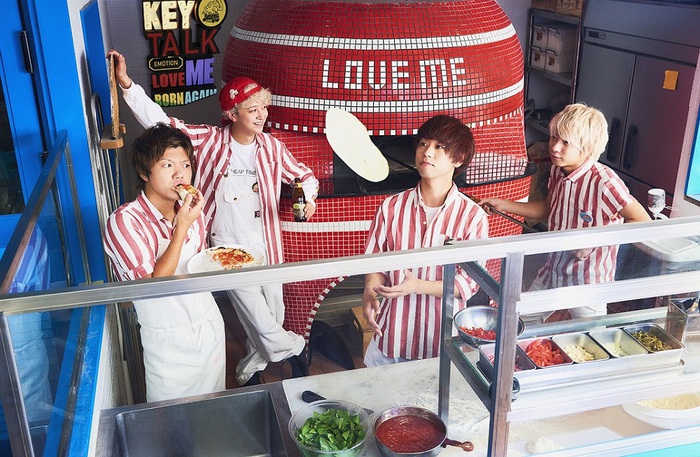 KEYTALK、11/23にリリースする9thシングル『Love me』のジャケット写真公開。本日開催された全国ツアー・ファイナル公演のライヴ写真も到着