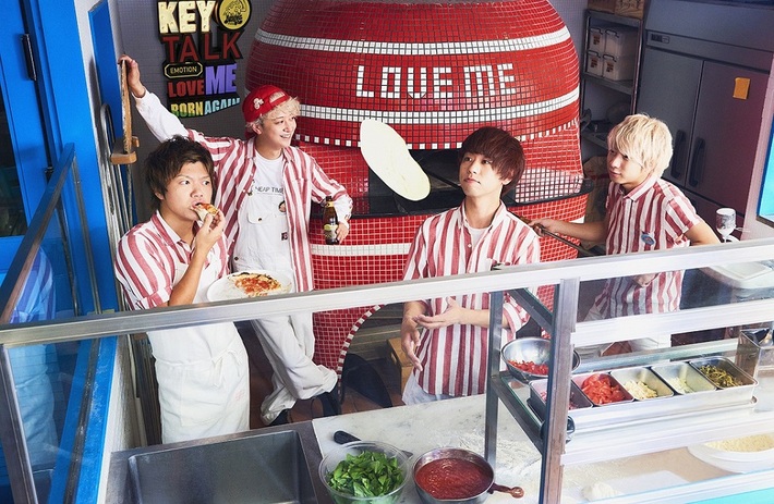 KEYTALK、11/23にリリースする9thシングル『Love me』のジャケット写真公開。本日開催された全国ツアー・ファイナル公演のライヴ写真も到着