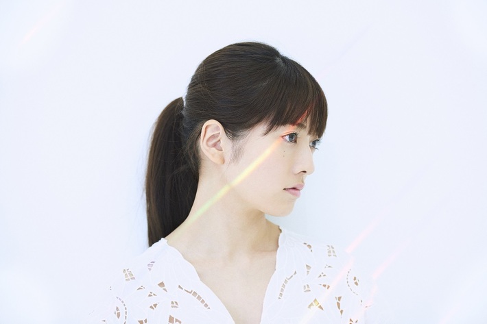 凛とした透明感を湛えた女性シンガー・ソングライター 瀧川ありさ、ニュー・シングル『色褪せない瞳』のリリースを記念して本日19時よりツイキャス生配信決定