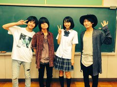 BURNOUT SYNDROMES、10/26リリースのニュー・シングル表題曲「ヒカリアレ」のMV公開。女優／モデルの武田玲奈が出演