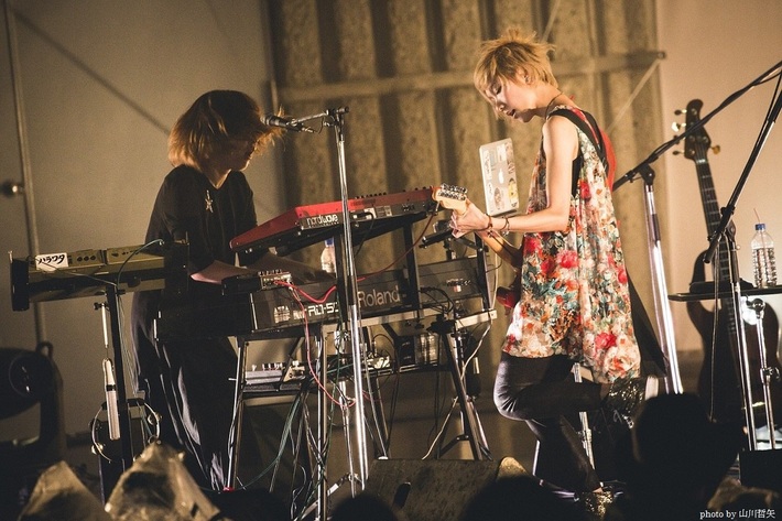 ハルカトミユキ、47都道府県ツアー・ファイナル日比谷野外大音楽堂公演より「奇跡を祈ることはもうしない」のライヴ映像公開