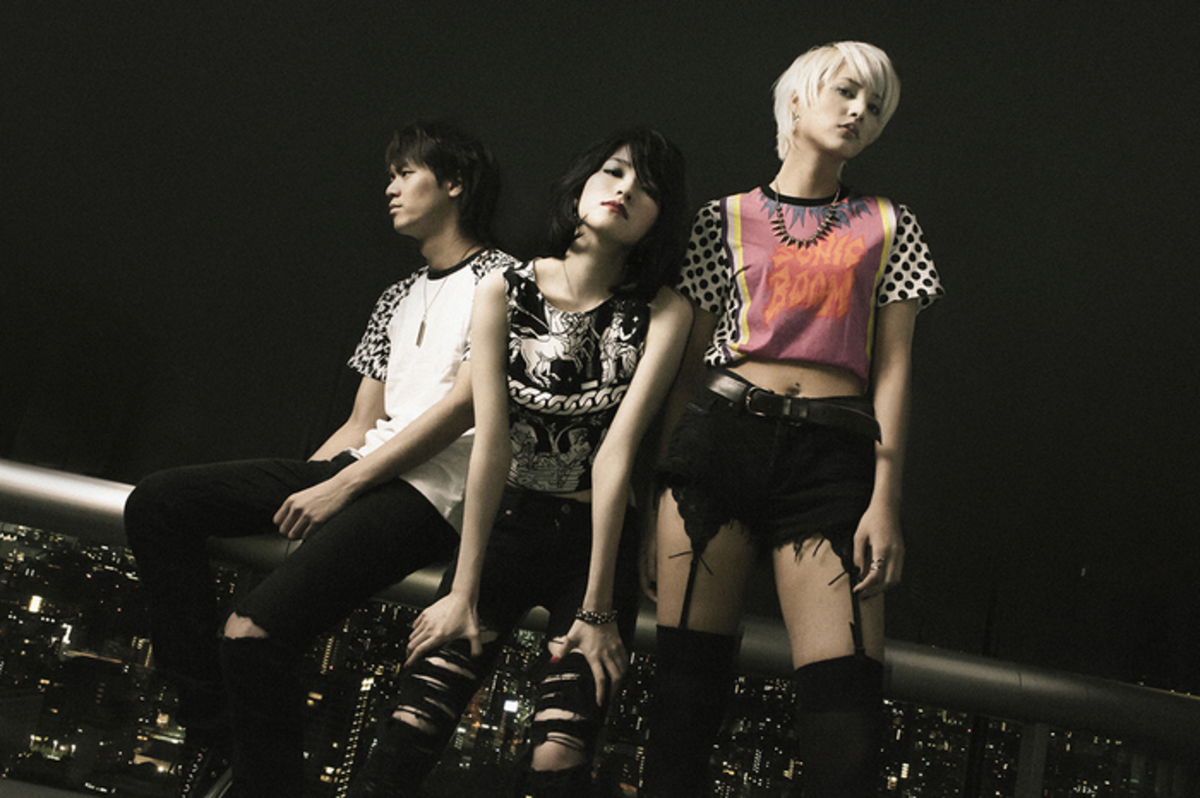 touch my secret/GET YOUR WORLD
