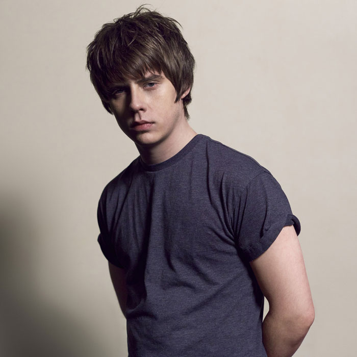 Jake Bugg、最新アルバム『On My One』より「Put Out The Fire」のMV公開