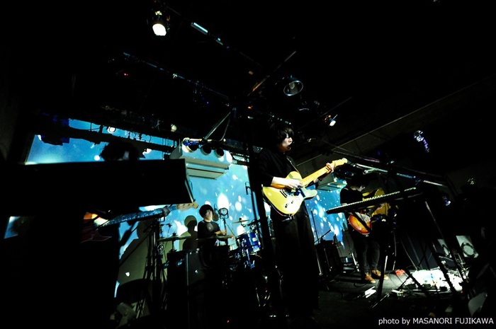 オルタナティヴ・ロック・バンド mol-74、来年1月に京都＆東京にて初のアコースティック・ツアー"mol-74 acoustic one-man live"開催決定