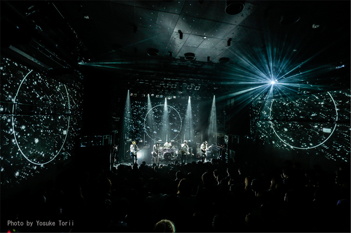 Hello Sleepwalkers、2月にニュー・アルバムのリリース決定。昨日渋谷WWWにて開催した実験的ワンマン・ライヴの写真も到着