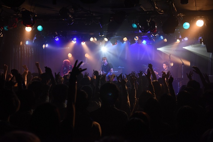 CIVILIAN、新曲「生者ノ行進」がTVアニメ"ALL OUT!!"の新OPテーマに決定。3/1にニュー・シングルとしてリリース