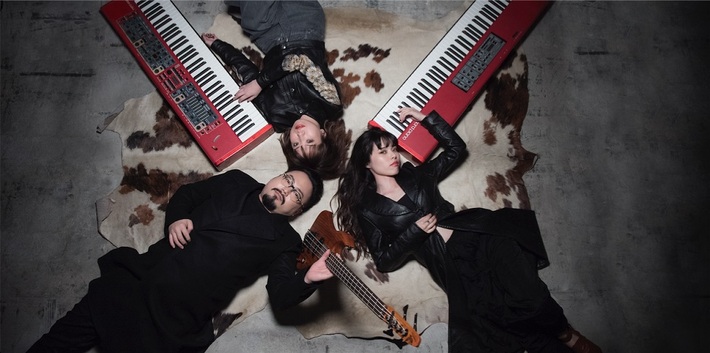 休日課長（ゲスの極み乙女。）による3人組音楽ユニット"DADARAY"、始動。4/5に1stミニ・アルバムをリリース＆収録曲「イキツクシ」のMV公開