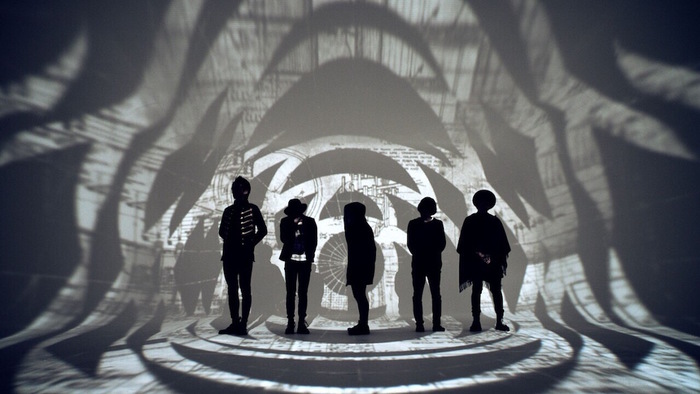 福岡発の叙情型エモ・ロック・バンド 眩暈SIREN、3/8リリースの新作より「偽物の宴」のMVティザー映像公開。最新アー写も