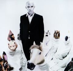 MOBYによる新プロジェクト"MOBY & THE VOID PACIFIC CHOIR"、新大統領就任式に合わせデビュー・アルバムより「Erupt & Matter」のMV公開