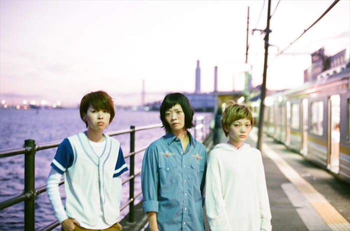 SHISHAMO、ニュー・アルバム収録曲「魔法のように」が松本人志出演の"タウンワーク"新CMソングに決定