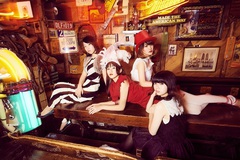 高知県発の4人組ガールズ・バンド sympathy、2/22にメジャー・デビュー・アルバム『海鳴りと絶景』リリース決定。3月より自主企画ライヴ・ツアーも開催