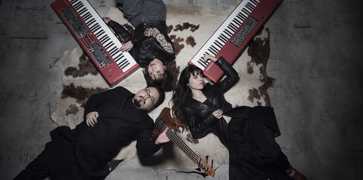 休日課長（ゲスの極み乙女。）による3人組音楽ユニット"DADARAY"、4/5リリースの1stミニ・アルバムより「美しい仕打ち」のMV公開