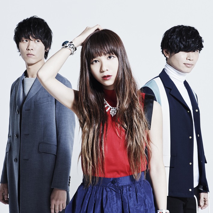 クアイフ、新アーティスト写真＆新バンド・ロゴ公開。モバイル・ファンクラブ・サイト"クアイフィールド"もプレオープン