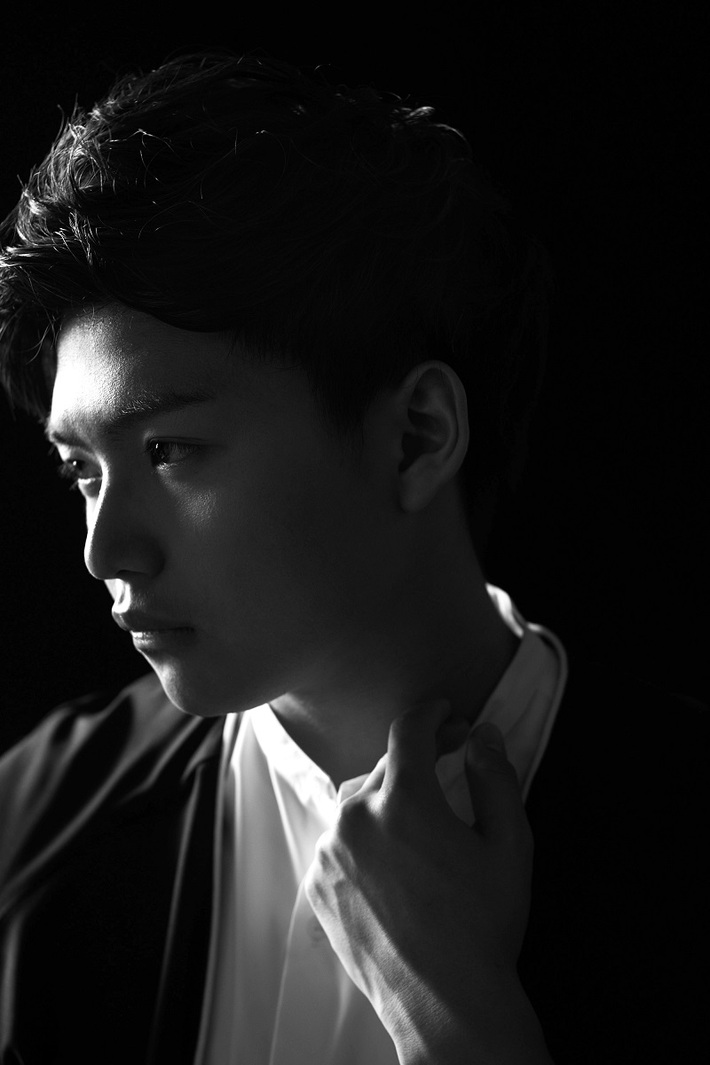 人生初の女装に挑戦！？ ぼくのりりっくのぼうよみ、資生堂"アネッサ"CMソング「SKY's the limit」のMV公開