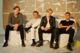 サマソニで来日するデンマークの4人組バンド COMMUNIONS、デビュー・アルバム『Blue』より「It's Like Air」のMV公開