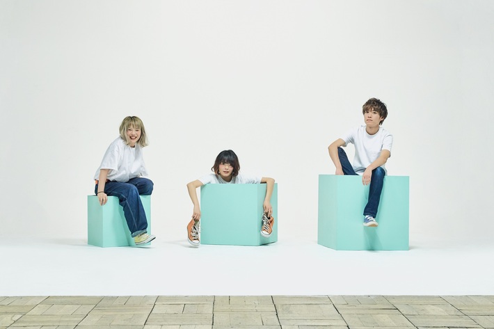 SNS世代のファッション・アイコン"やすだちひろ"擁する3人組 MINT mate box、4/19リリースの1st EP『present』より「リサイクル」のMV公開。ジャケ写も