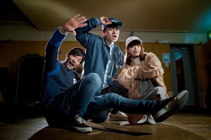 平成が生んだポジティヴ全開3ピース・バンド 3SET-BOB、7/12にリリースする1stミニ・アルバム『ORIGINALUCK』のジャケット写真公開