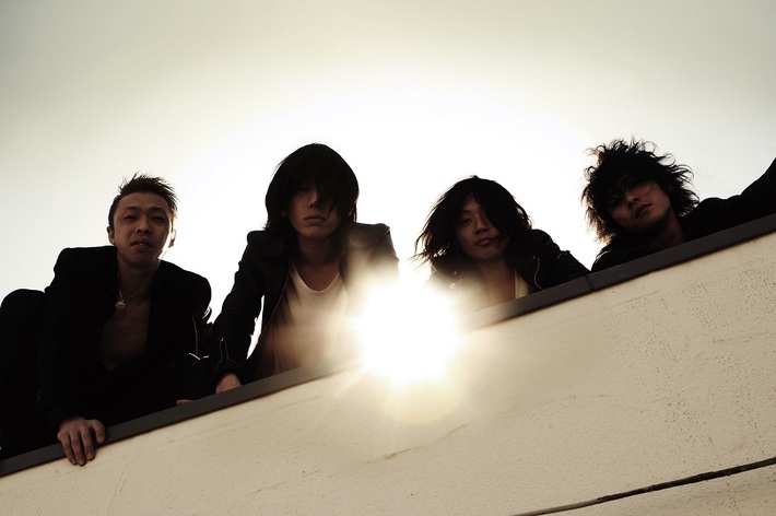 hotspring、6/15にライヴ会場限定シングル『青春の正体』リリース決定