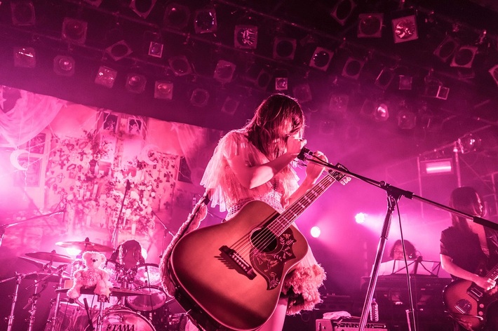 大森靖子、TK（凛として時雨）プロデュースのニュー・シングル『draw(A)drow』を8/9にリリース決定