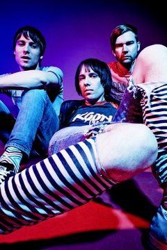 THE CRIBS、9月に2年ぶりとなるニュー・アルバム『24/7 Rock Star Shit』リリース決定