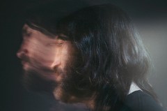 John Frusciante、新曲「Poem」の音源公開