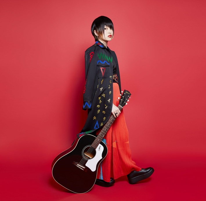 佐賀県出身のSSW カノエラナ、「たのしいバストの数え歌」ライヴ映像をGYAO!限定独占配信決定。7/30の代官山UNITワンマンをLINE LIVEにて配信も