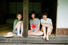 SHISHAMO、二度目の日本武道館公演収録した映像作品を8/2リリース決定。ダイジェスト映像も公開