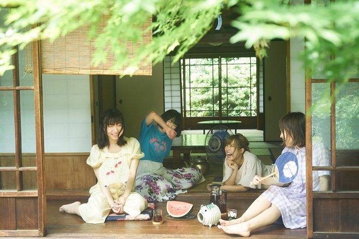 赤い公園、ニュー・アルバム『熱唱サマー』特設サイトが本日オープン。全曲試聴映像も公開