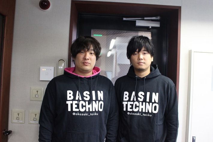 岡崎体育、秦 基博の代表曲「鱗（うろこ）」のリミックスを手掛けたことが明らかに