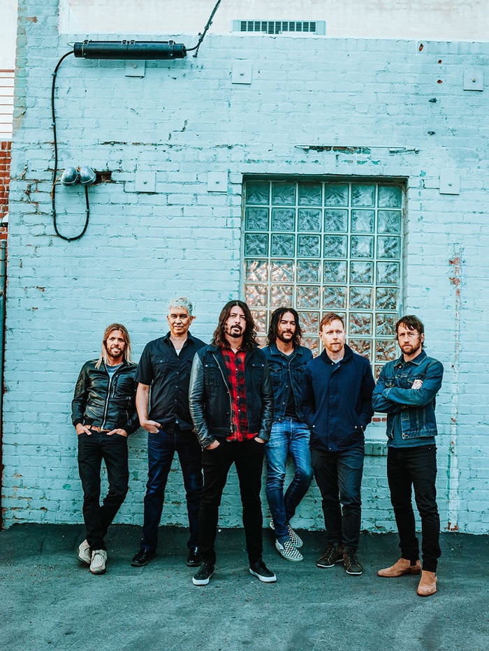 FOO FIGHTERS、イギリスのラジオ番組にて披露した「The Sky Is A Neighborhood」＆「Best Of You」パフォーマンス映像公開