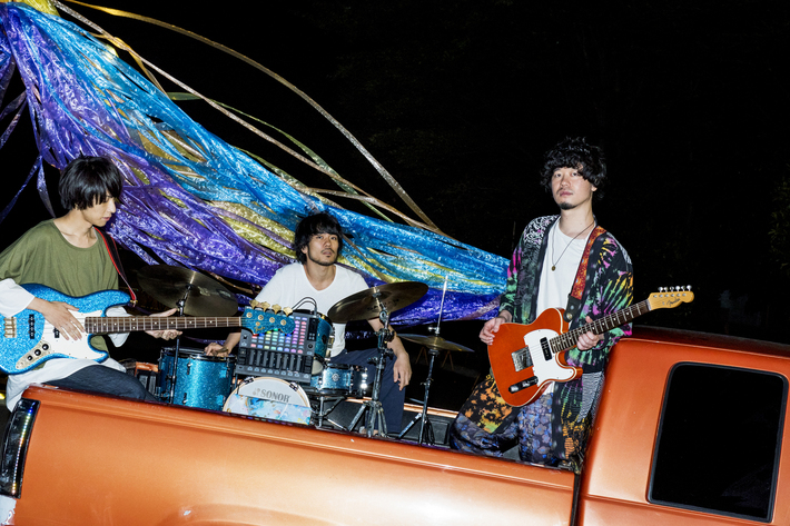 石毛輝（the telephones／lovefilm）のニュー・バンド"Yap!!!"、10/25リリースの1stミニ・アルバムよりリード曲「If I'm a Hero」のMV公開