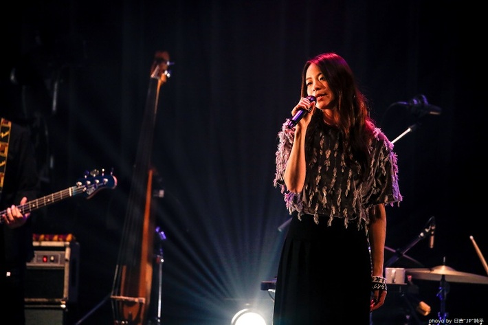 片平里菜、12/20リリースのニュー・アルバム表題曲「愛のせい」のリリック・ビデオ公開