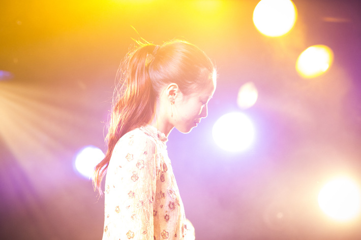 片平里菜、12/20に3rdフル・アルバム『愛のせい』リリース決定