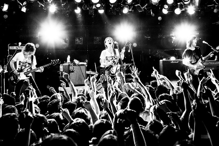 The Birthday、来年1/31に初のライヴ・アルバム『LIVE AT XXXX』を完全生産限定盤でリリース決定