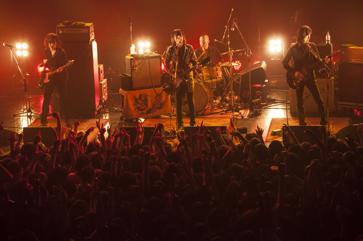 The Birthday、来年1/31リリースの初ライヴ・アルバム『LIVE AT XXXX』ティザー映像を公開