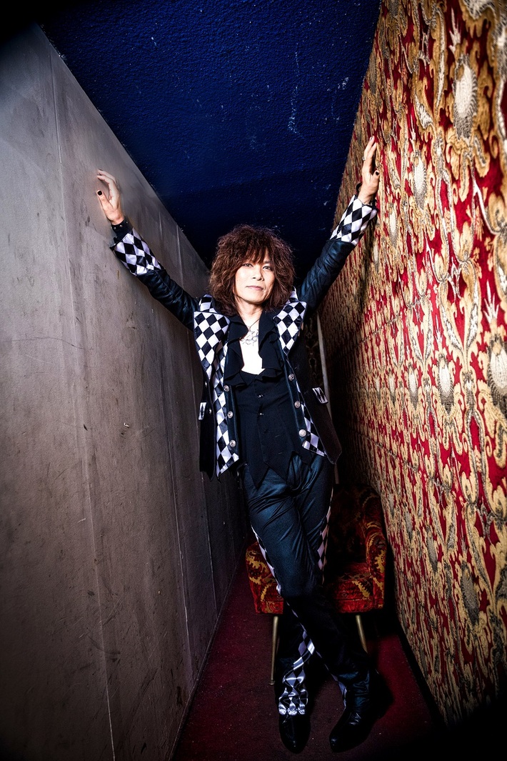 THE YELLOW MONKEYの廣瀬"HEESEY"洋一（Ba）、ソロ名義"HEESEY"で4年ぶりに新作リリース＆ツアー開催決定。ファンクラブ開設も