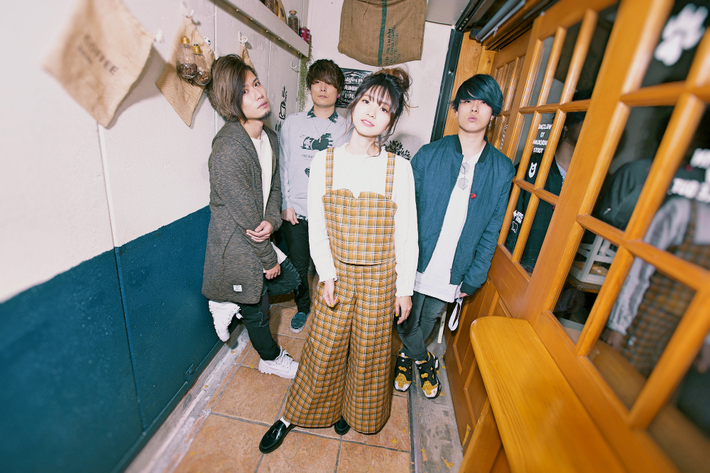 SpecialThanks、来年2/21にミニ・アルバム『HEART LIGHT』リリース決定。ジャケ写＆最新アー写も公開