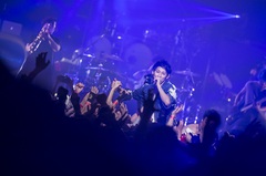 UVERworld、日本最大23,000人の"男祭り"ライヴを映像作品化＆3/14リリース決定。ライヴハウス・ツアー開催も発表