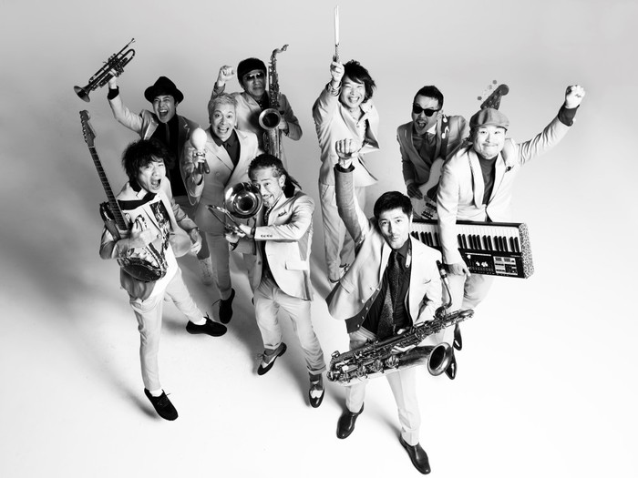 東京スカパラダイスオーケストラ、3/14リリースのニュー・アルバム『GLORIOUS』ジャケ写＆アー写公開。海外アーティストとのコラボ曲詳細も