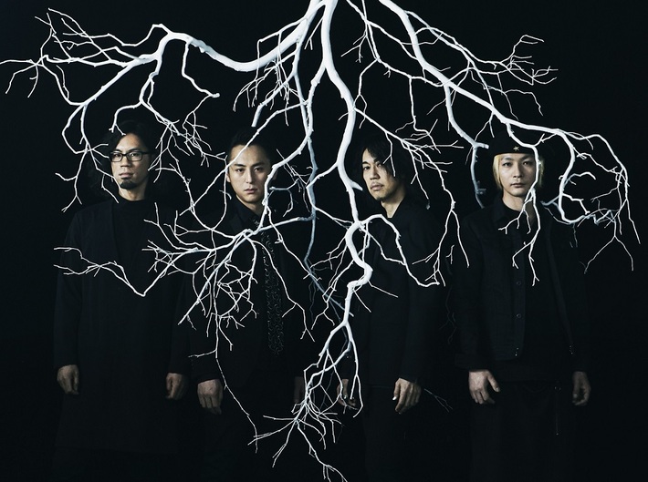 THE YELLOW MONKEYの菊地英昭（Gt）率いるbrainchild's、4/11にメジャー1stフル・アルバム『STAY ALIVE』リリース決定。新アー写公開も