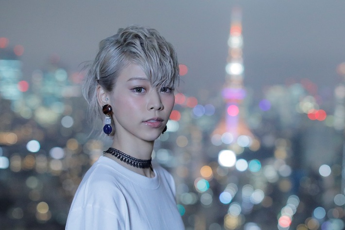 話題のシンガー・ソングライター "ロザリーナ"、今春ソニーよりメジャー・デビュー決定