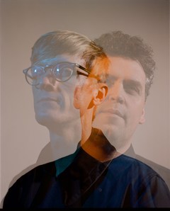 最先端エレクトロ・デュオ SIMIAN MOBILE DISCO、5/11にニュー・アルバム『Murmurations』リリース決定。新曲「Caught In A Wave」MV公開も