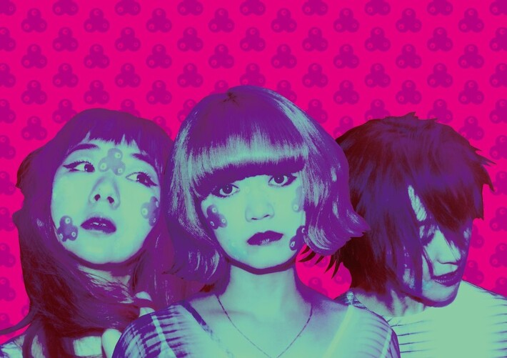 つしまみれ、ヨーロッパ・ツアーで偽札被害に遭遇