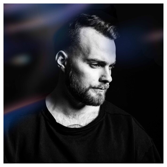 アイスランドのSSW"Ásgeir"、最新シングル「I Know You Know」のNiklas Paschburgによるリワーク音源リリース