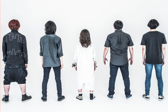 嘘とカメレオン、交通事故によりメンバーが負傷。ライヴ出演キャンセル＆アルバム・リリース延期を発表