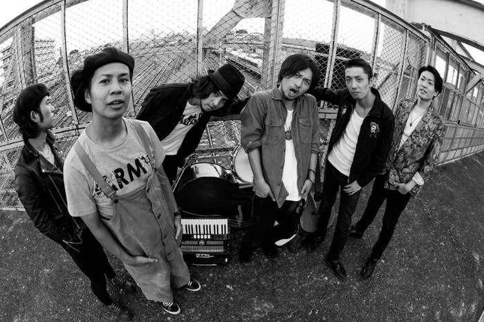 吉祥寺の路上発ワールド・ミュージック・パンク・バンド THE RODEOS、5/23にニュー・ミニ・アルバム『祝祭と花束』リリース決定。レコ発ツアー発表も
